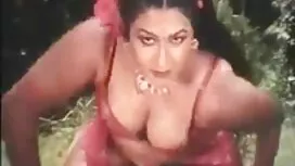 أحمر صديقها مع الرطب ...