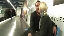 والدتها ، موقع سكس م ...