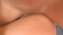 رجل ضعيف هجوم والدته ...