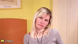الصبي الذي يعبث بالن ...
