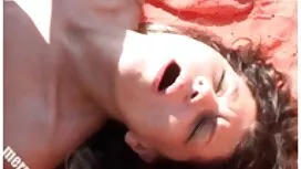 خمس فتيات أعطى بعضها ...