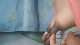 فتاة الضغط الحليب ال ...