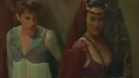أمي في السرير صديقها ...