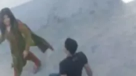 الرجل في الثوب جميع  ...