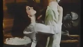 رجل يأكل فتاة 18 سنة ...