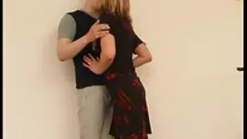 ترك الرجل وحده مع أف ...