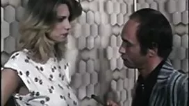 جذابة شقراء فاتنة في ...