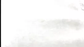 فتاة جميلة في ثوب ور ...